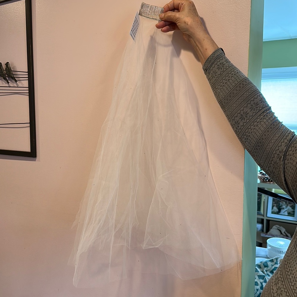 Wedding Belle NY - Ivory double tier wedding veil 28inch with diamond accents.